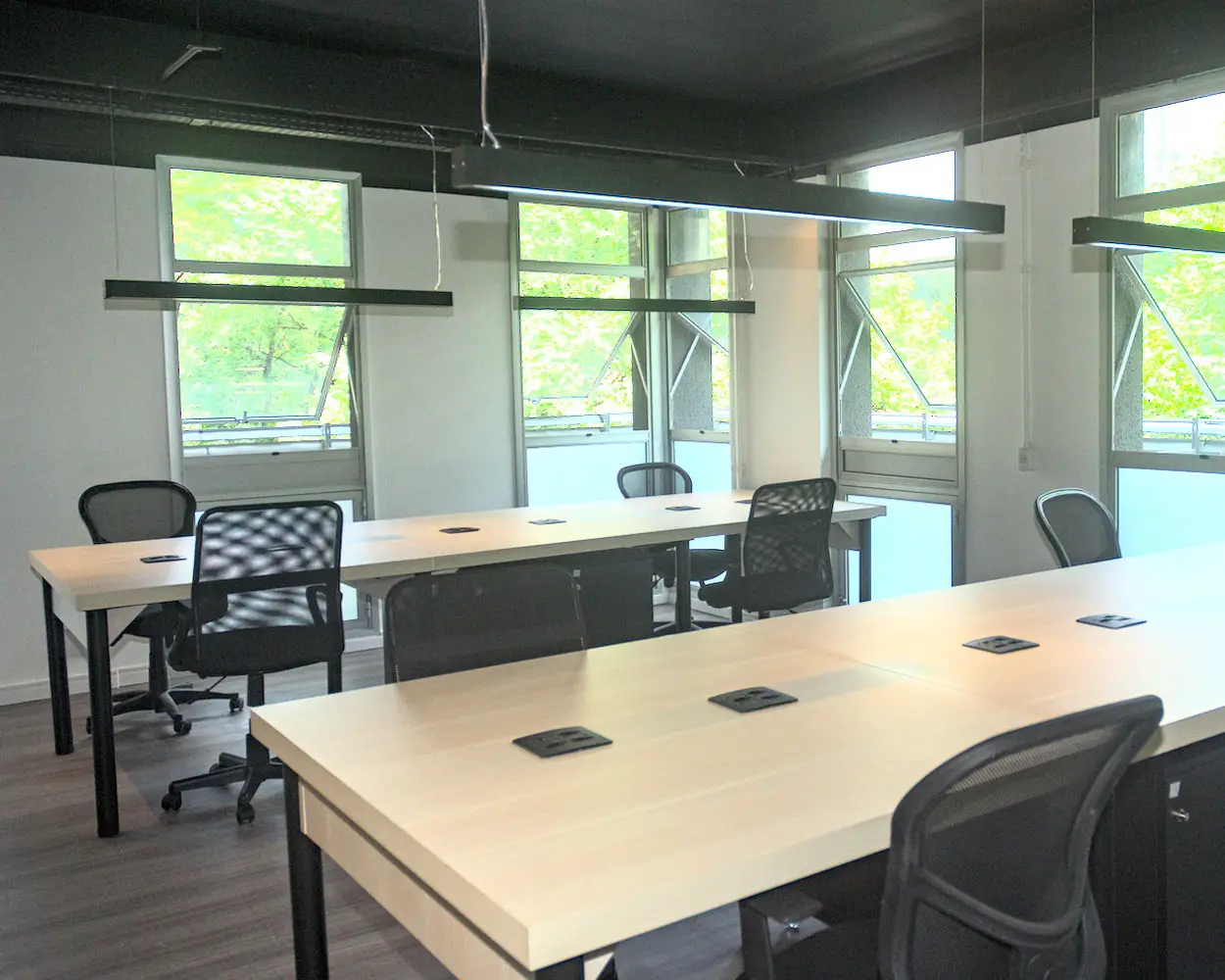 Mesas fixas e estações dedicadas